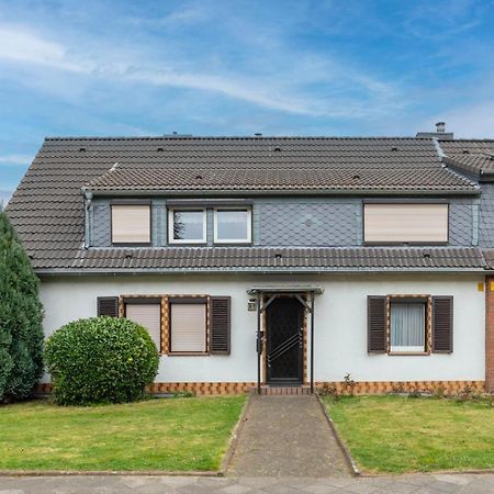 Cozy Villa With Garden, Balcony And Parking Area In Duesseldorf Exteriér fotografie